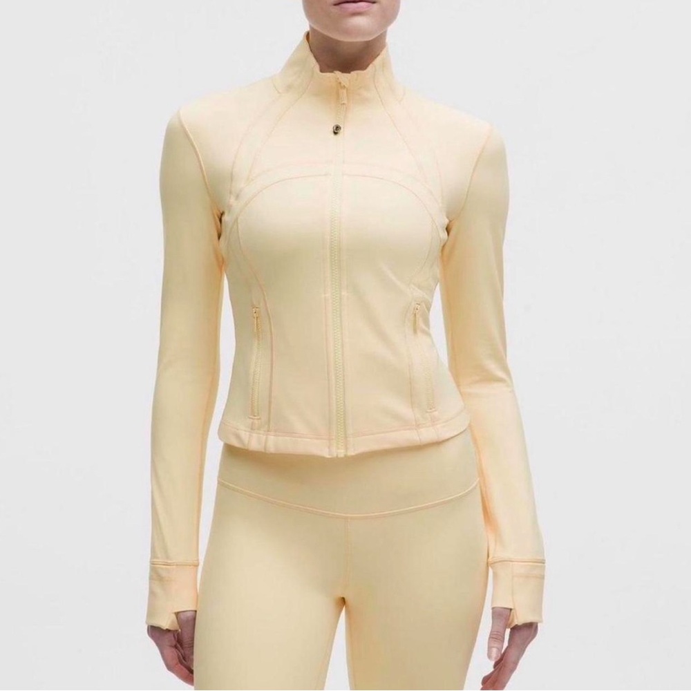 NWT) Lululemon Define Cropped Jacket in buttercream Size 2